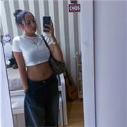 Hola! soy laura tengo 19 años y doy clases tanto presenciales como online de asignaturas de primaria o cursos bajos de la eso